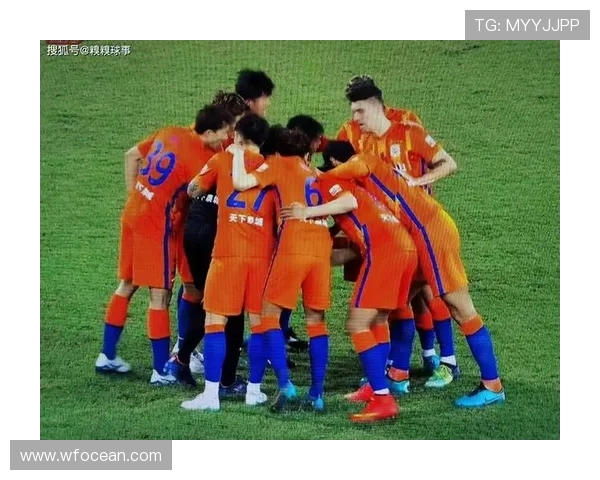 上海足球队配合引发热议球迷与专家对战术争论不休